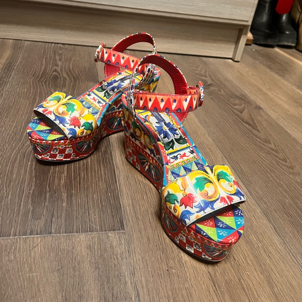 Dolce & Gabbana Majolica print Platform Sandals